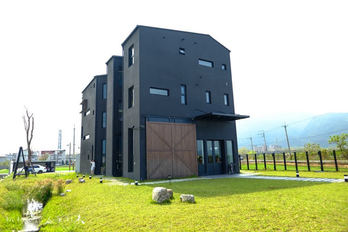 IG熱搜!宜蘭4間美景咖啡店:雙心石滬、夢幻山湖、工業風黑宅超美拍 IG熱搜!宜蘭4間美景咖啡店:雙心石滬、夢幻山湖、工業風黑宅超美拍