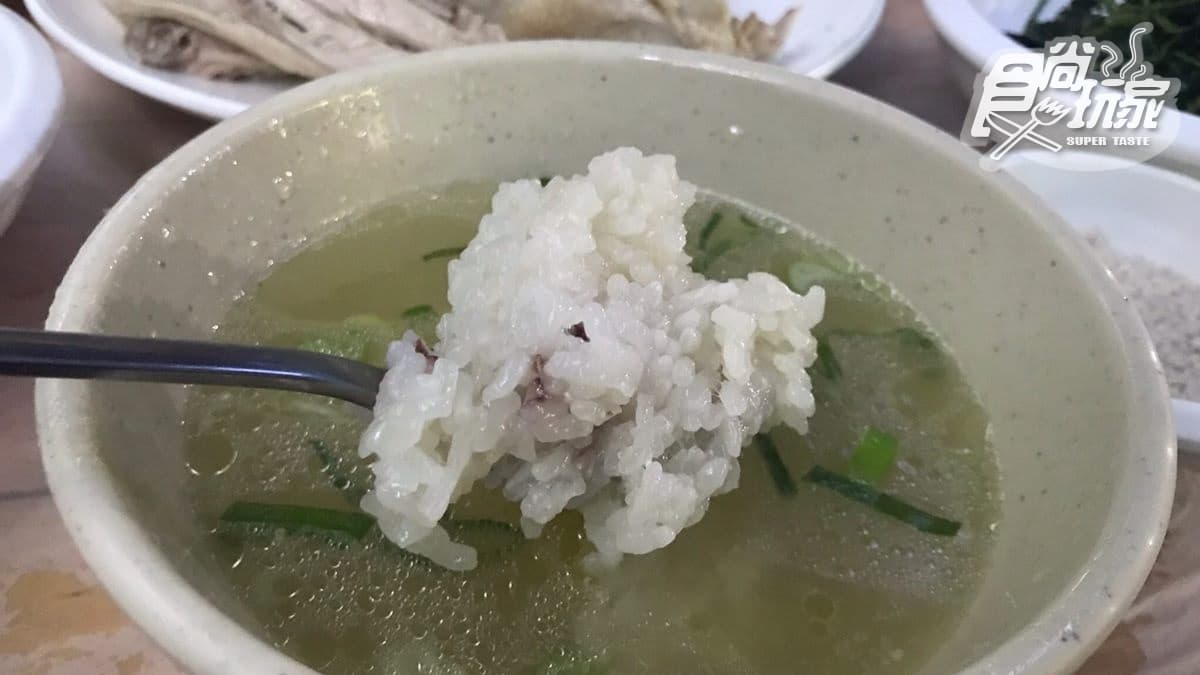 泡在水中吃雞!隱藏版森林系食堂,吃超高CP值美食兼戲水 泡在水中吃雞!隱藏版森林系食堂,吃超高CP值美食兼戲水