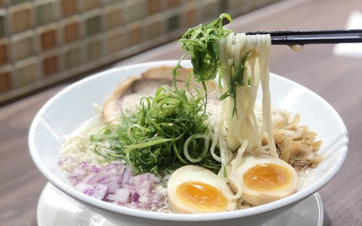 快衝板橋!日本名店開幕首三日免費送,限定款「醬油雞排麵」必吃 快衝板橋!日本名店開幕首三日免費送,限定款「醬油雞排麵」必吃