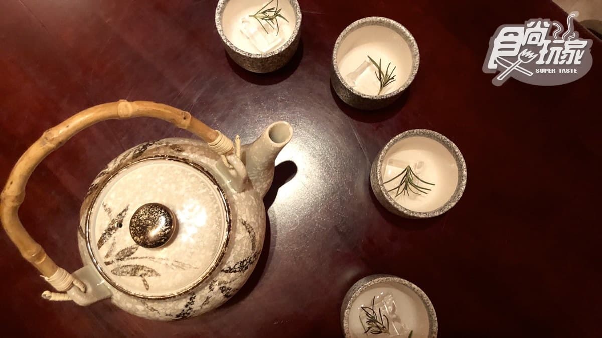 【新開店】網美們!宮廷風「青樓」讓你打卡到凌晨,還可免費吃「星洲軟殼蟹」整個月 【新開店】網美們!宮廷風「青樓」讓你打卡到凌晨,還可免費吃「星洲軟殼蟹」整個月
