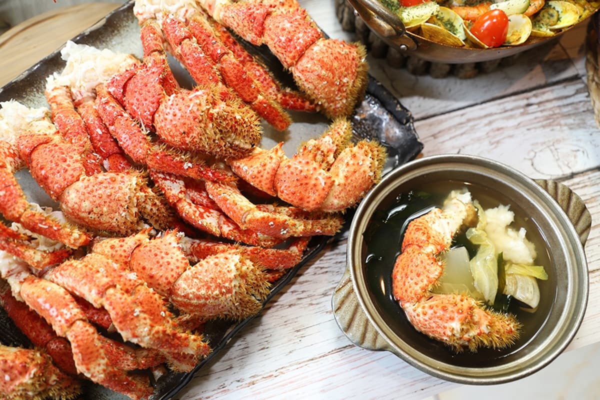 現賺近千元!台中最大Buffet鱈場蟹、握壽司吃到飽,這天前揪滿4人有免費 現賺近千元!台中最大Buffet鱈場蟹、握壽司吃到飽,這天前揪滿4人有免費