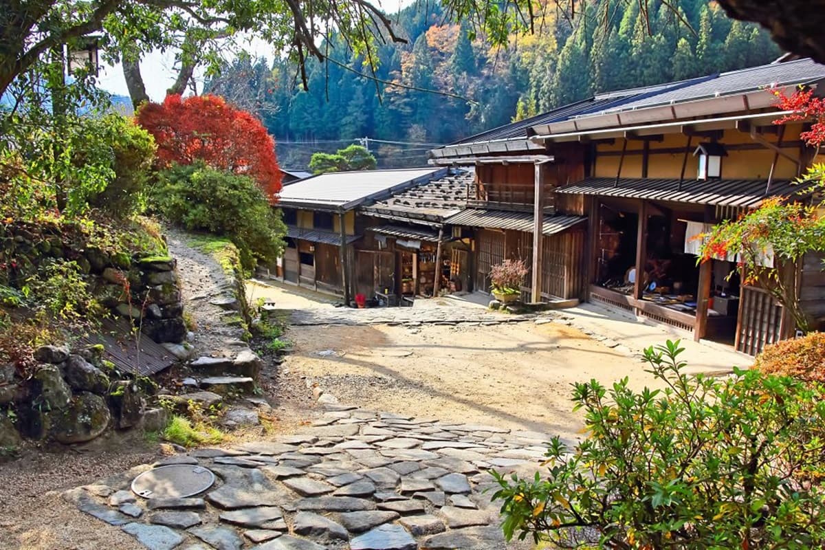 日本秋季限定「祕境巴士」!下車就到江戶老街、楓紅古道、限定「光芒之美」宅院 日本秋季限定「祕境巴士」!下車就到江戶老街、楓紅古道、限定「光芒之美」宅院