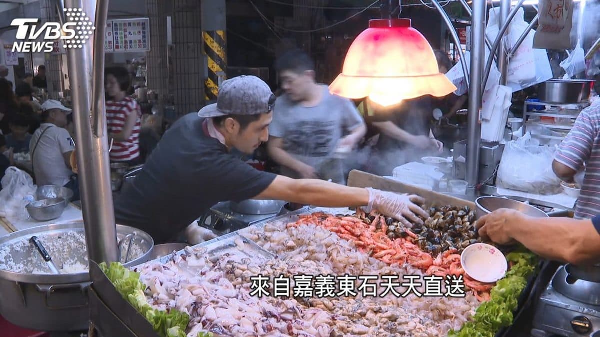 2019全台話題夜市冠軍是它!必吃這5攤:海鮮五虎將煮粥、歌手開的鱔魚麵 2019全台話題夜市冠軍是它!必吃這5攤:海鮮五虎將煮粥、歌手開的鱔魚麵