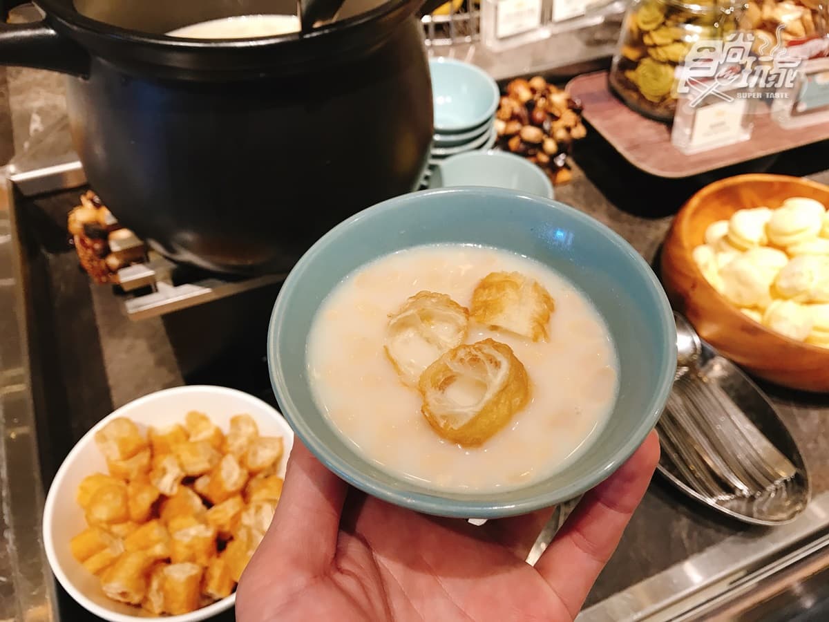首創「夜市吃到飽」!這家Buffet一次吃遍全台小吃,大腸包小腸、珍奶喝到飽 首創「夜市吃到飽」!這家Buffet一次吃遍全台小吃,大腸包小腸、珍奶喝到飽
