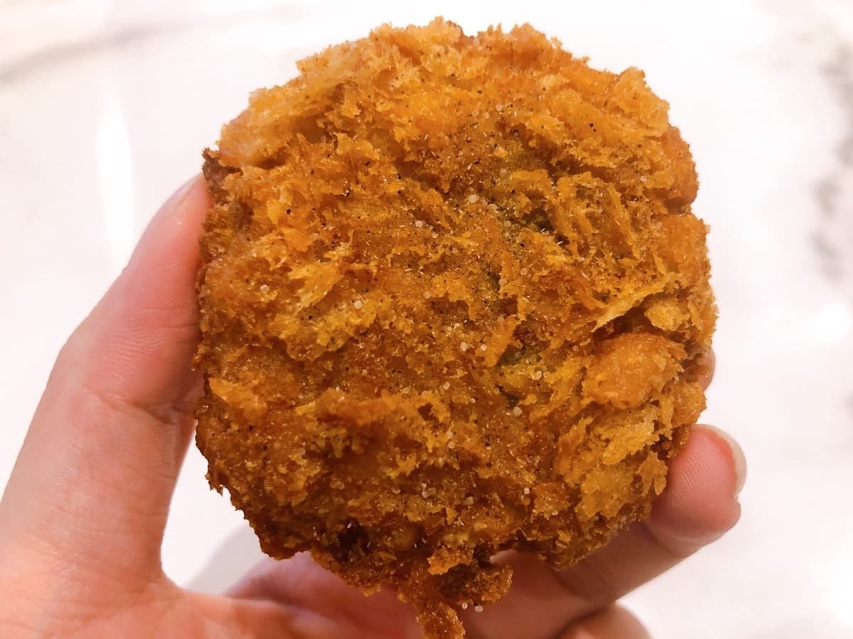 螃蟹控要吃!繼光香香雞「蟹肉可樂餅」開賣!咬下去「整條蟹腳」超肥美 螃蟹控要吃!繼光香香雞「蟹肉可樂餅」開賣!咬下去「整條蟹腳」超肥美