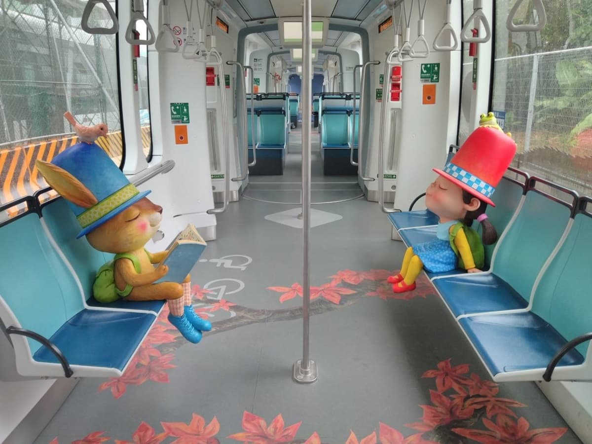 全球首台「幾米列車」發車!淡海輕軌變身3個可愛主題,主角娃娃就坐你旁邊 全球首台「幾米列車」發車!淡海輕軌變身3個可愛主題,主角娃娃就坐你旁邊