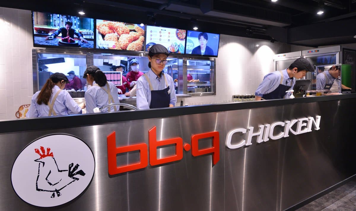 【新開店】嗑韓式炸雞了!韓劇鬼怪最愛「bb.q CHICKEN餐廳」登台,50道韓食每道都想試 【新開店】嗑韓式炸雞了!韓劇鬼怪最愛「bb.q CHICKEN餐廳」登台,50道韓食每道都想試