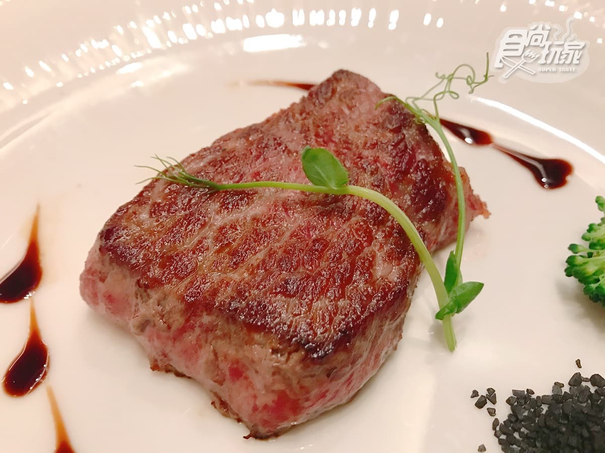 和牛吃到飽!超大「雷神索爾」爐烤牛、一次吃三種牛排,加碼「珍珠拉茶」這裡吃 和牛吃到飽!超大「雷神索爾」爐烤牛、一次吃三種牛排,加碼「珍珠拉茶」這裡吃