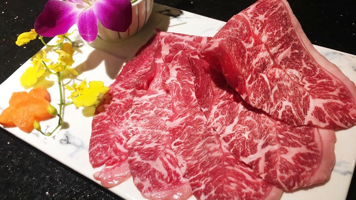 「大湖草莓」無限吃!498燒肉吃到飽超狂,加碼免費升級「和牛任點」現省2千 「大湖草莓」無限吃!498燒肉吃到飽超狂,加碼免費升級「和牛任點」現省2千