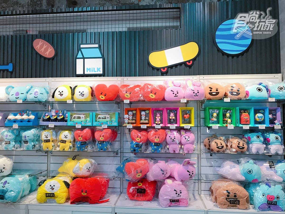 粉絲快衝!LINE FRIENDS潮玩限定店,全台最大BT21公仔、七大角色一起拍 粉絲快衝!LINE FRIENDS潮玩限定店,全台最大BT21公仔、七大角色一起拍
