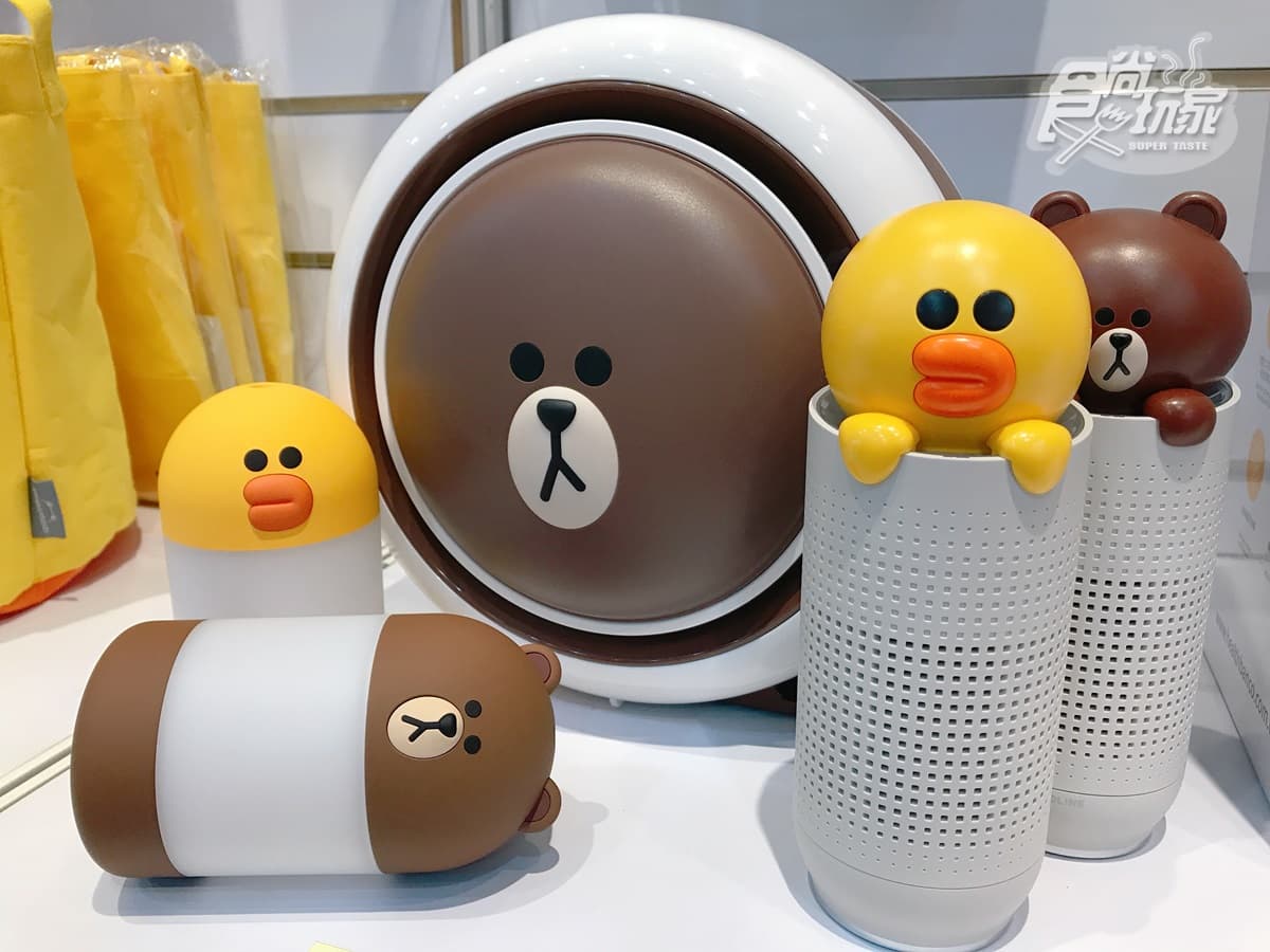 粉絲快衝!LINE FRIENDS潮玩限定店,全台最大BT21公仔、七大角色一起拍 粉絲快衝!LINE FRIENDS潮玩限定店,全台最大BT21公仔、七大角色一起拍