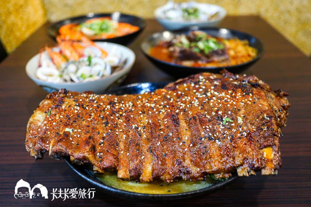 光看就飽了!宜蘭3間「爆量系美食」:爆碗豬肋排拉麵、痛風粥、4小龍鍋物 光看就飽了!宜蘭3間「爆量系美食」:爆碗豬肋排拉麵、痛風粥、4小龍鍋物