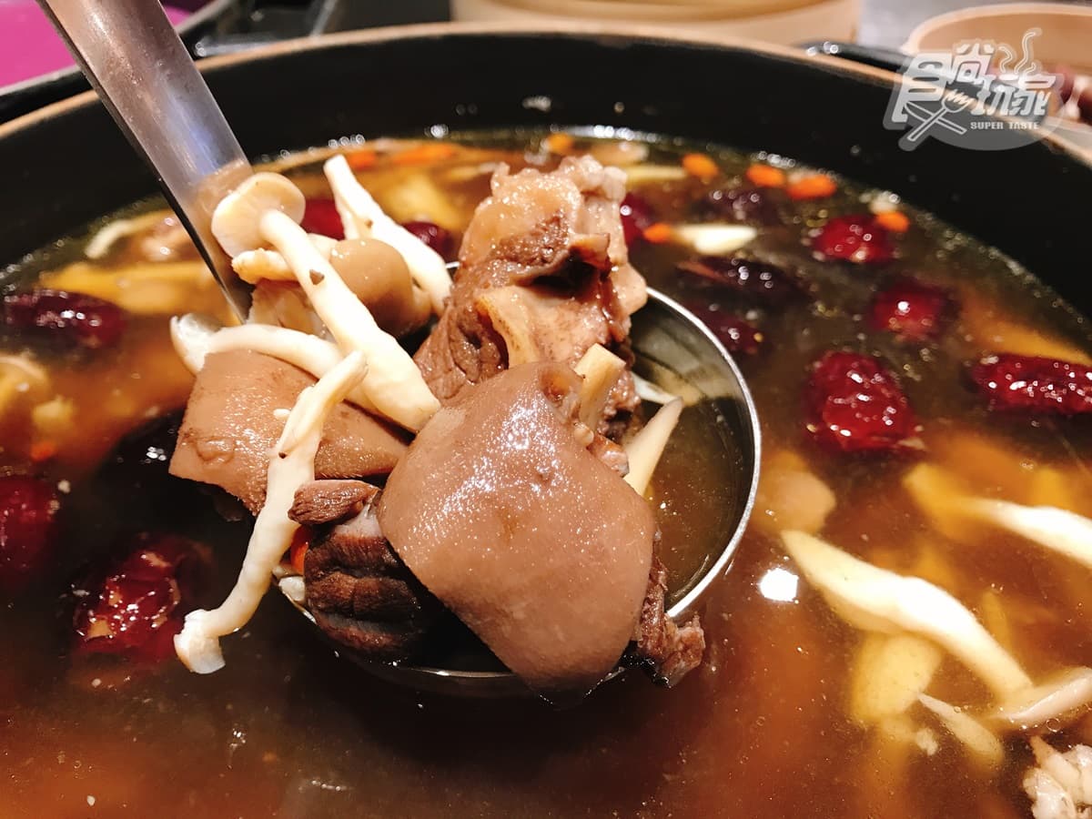 全台「最補」吃到飽!帝王薑母鴨、羊肉爐盡量撈,80種料理補到流鼻血 全台「最補」吃到飽!帝王薑母鴨、羊肉爐盡量撈,80種料理補到流鼻血