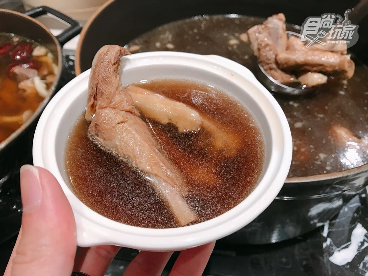全台「最補」吃到飽!帝王薑母鴨、羊肉爐盡量撈,80種料理補到流鼻血 全台「最補」吃到飽!帝王薑母鴨、羊肉爐盡量撈,80種料理補到流鼻血