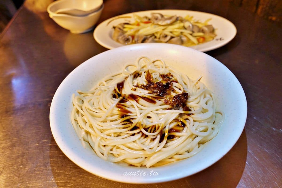 桃園、中壢、龍潭12家超有哏美食:冷吃「牛汶水」、《本草綱目》排骨酥、蛋花米干 桃園、中壢、龍潭12家超有哏美食:冷吃「牛汶水」、《本草綱目》排骨酥、蛋花米干