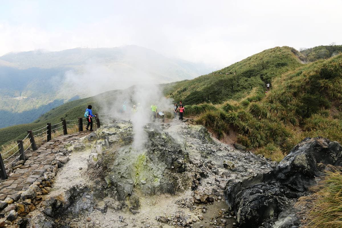 台灣唯一火山步道,台北最高峰七星山輕鬆登頂路線,幼稚園小孩都能走 台灣唯一火山步道,台北最高峰七星山輕鬆登頂路線,幼稚園小孩都能走