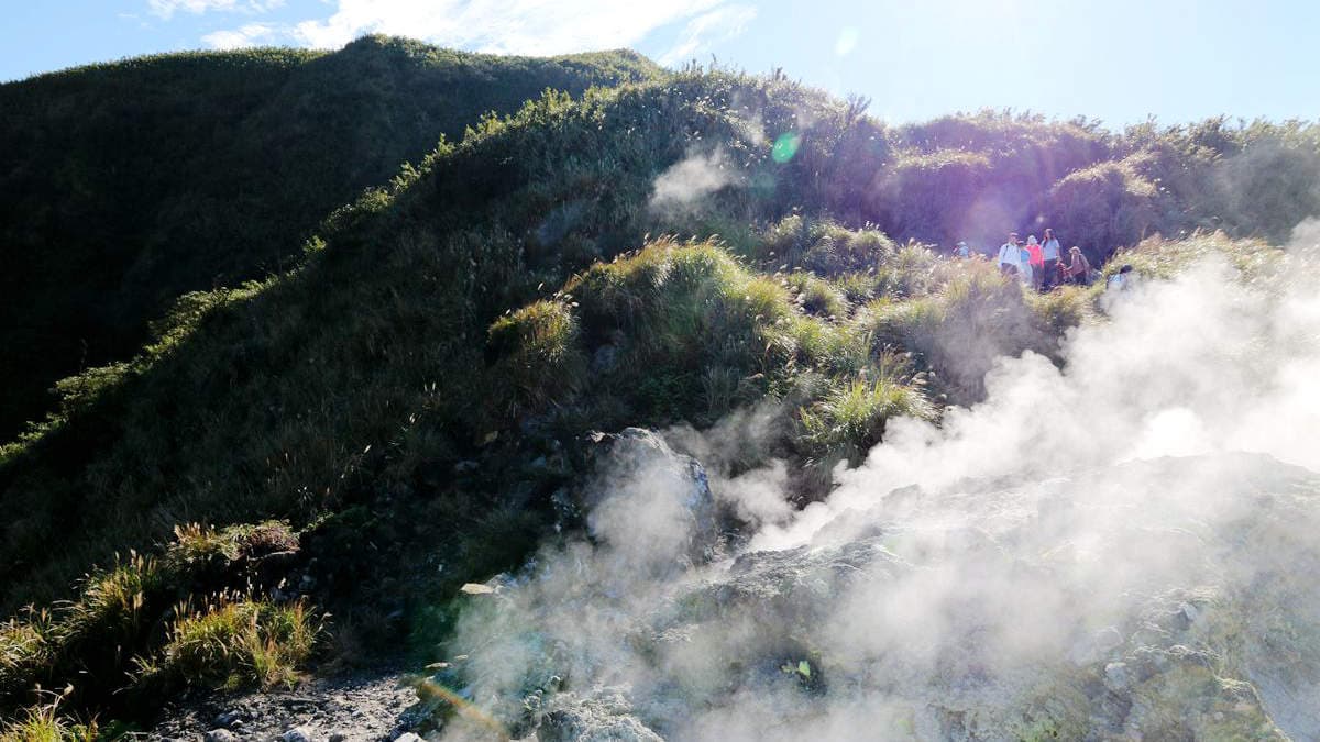 台灣唯一火山步道,台北最高峰七星山輕鬆登頂路線,幼稚園小孩都能走