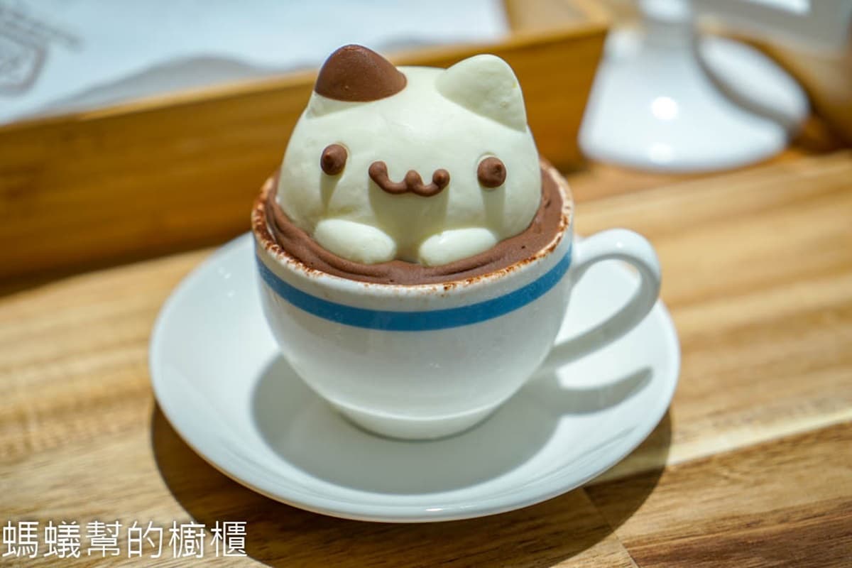 【新開店】貓奴淪陷!激萌「奶泡貓咖啡」笑泡提拉米蘇浴,3層樓滿滿貓超好拍 【新開店】貓奴淪陷!激萌「奶泡貓咖啡」笑泡提拉米蘇浴,3層樓滿滿貓超好拍
