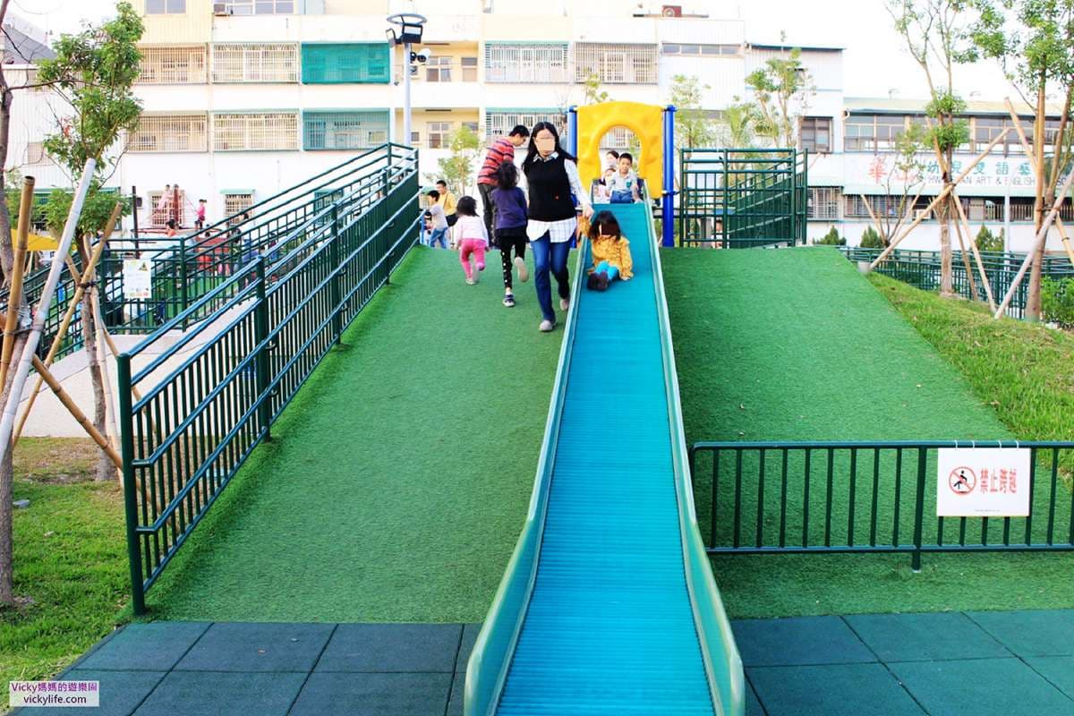 屏東新共融公園發現「傑克樹屋」,6種溜滑梯、沙坑、飛翔滑軌太好玩 屏東新共融公園發現「傑克樹屋」,6種溜滑梯、沙坑、飛翔滑軌太好玩