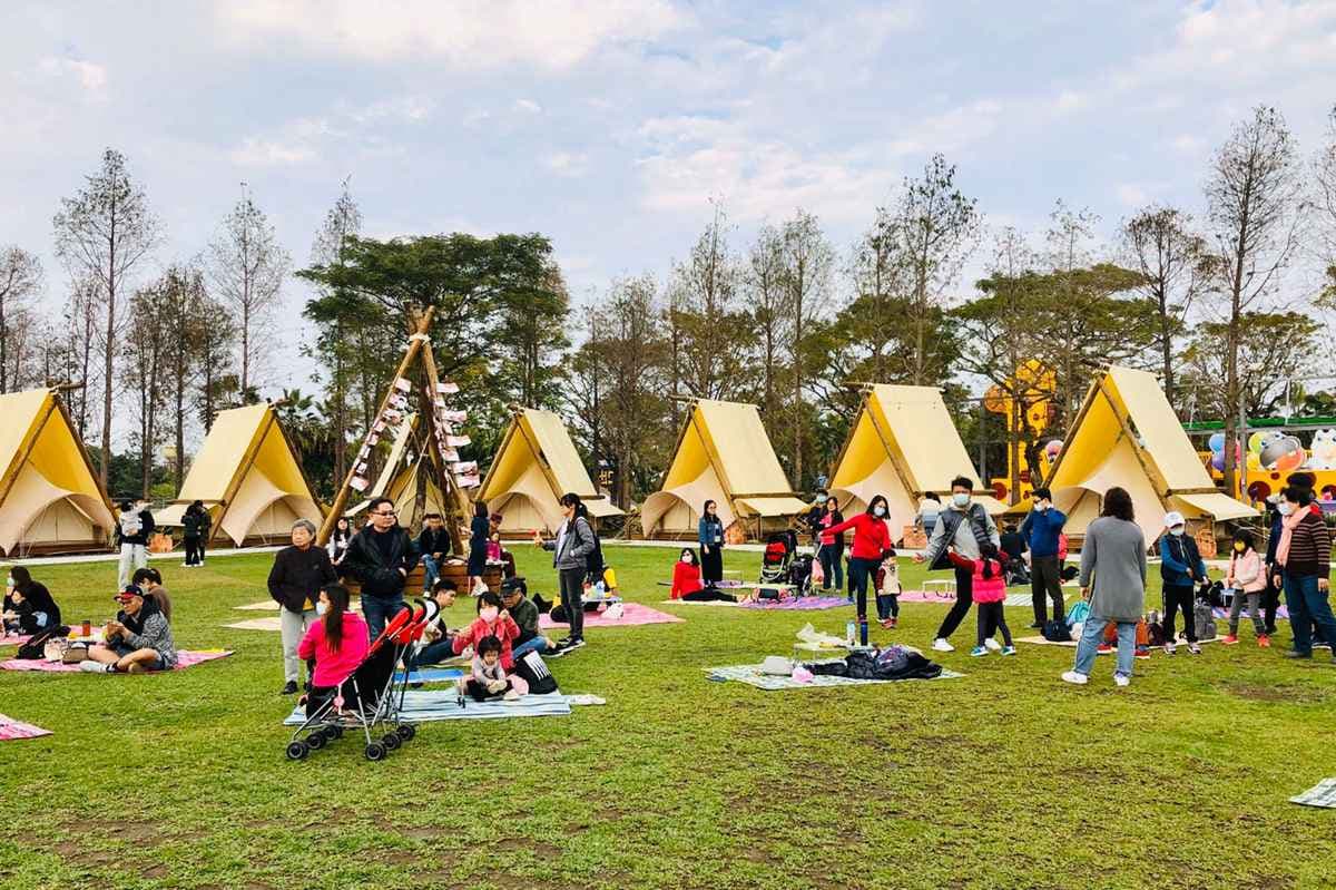超夢幻落羽松星空帳!高雄農場野餐新玩法,小孩最愛大沙坑、長頸鹿溜滑梯 超夢幻落羽松星空帳!高雄農場野餐新玩法,小孩最愛大沙坑、長頸鹿溜滑梯