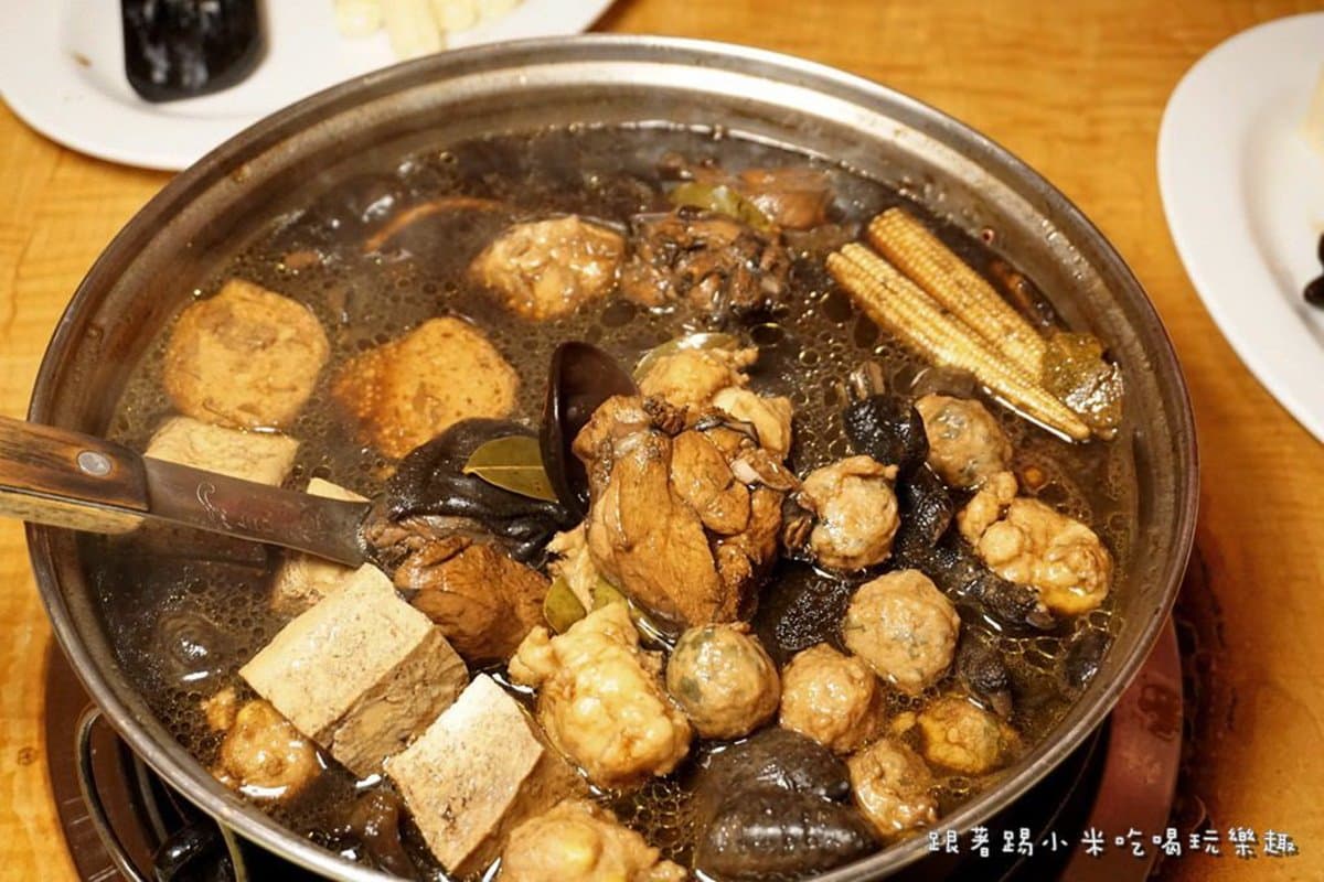 新竹人冷天最愛這味!5家人氣食補:狀元雞、炭燒薑母鴨、藥膳鴛鴦鍋 新竹人冷天最愛這味!5家人氣食補:狀元雞、炭燒薑母鴨、藥膳鴛鴦鍋