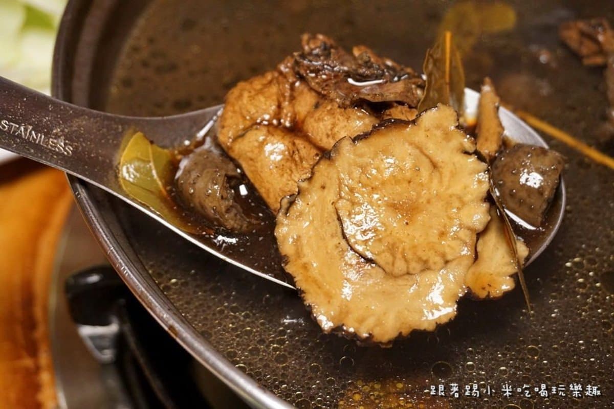 新竹人冷天最愛這味!5家人氣食補:狀元雞、炭燒薑母鴨、藥膳鴛鴦鍋 新竹人冷天最愛這味!5家人氣食補:狀元雞、炭燒薑母鴨、藥膳鴛鴦鍋