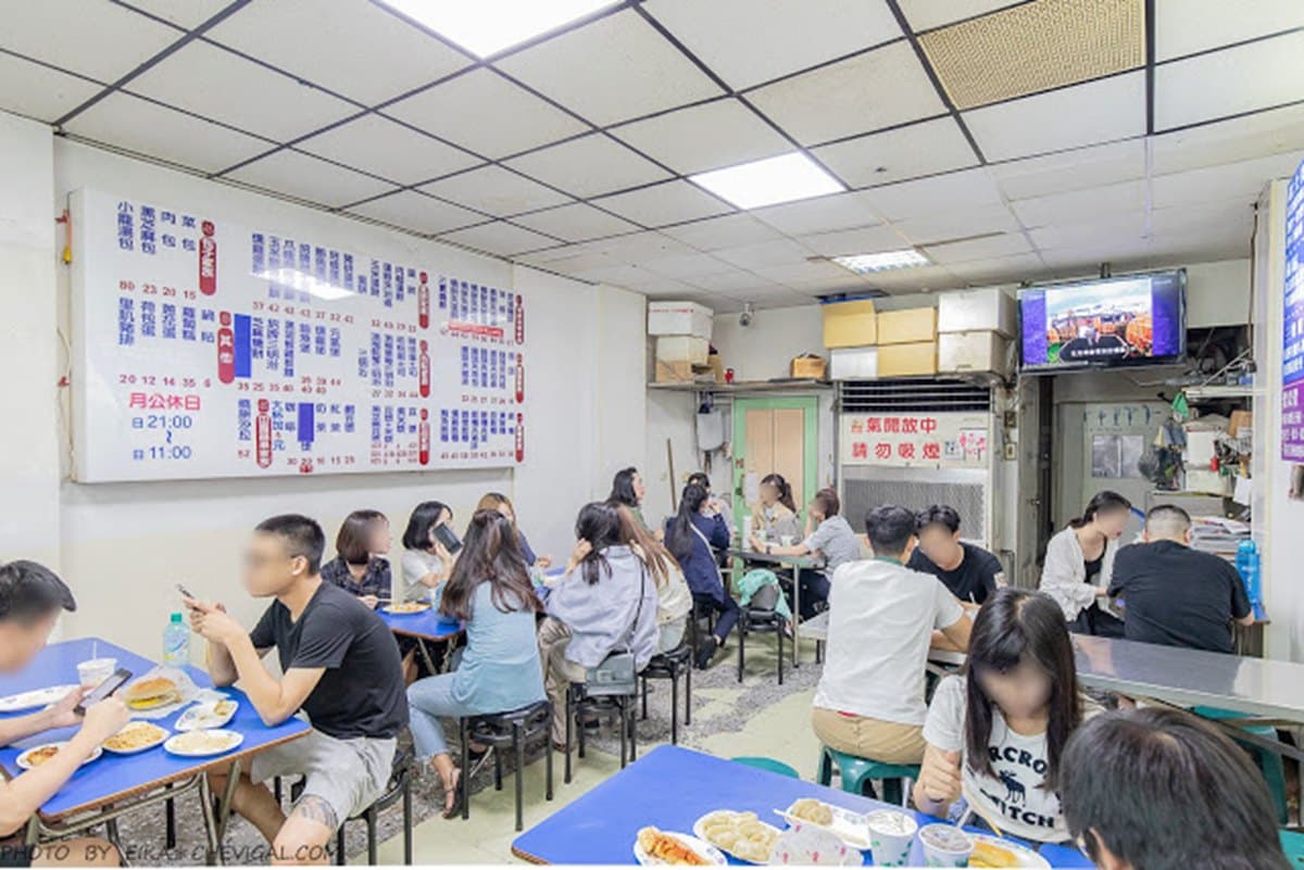 從晚吃到早!台中夜貓子最愛10家:30年冷凍芋、3醬蚵仔煎、「想把你留在這」套餐 從晚吃到早!台中夜貓子最愛10家:30年冷凍芋、3醬蚵仔煎、「想把你留在這」套餐