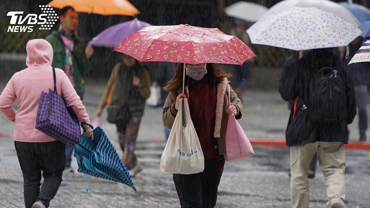 把握今日溫暖!明起變天「濕涼急凍」高山恐降雪,週四猛降10度「最冷時間曝光」 把握今日溫暖!明起變天「濕涼急凍」高山恐降雪,週四猛降10度「最冷時間曝光」