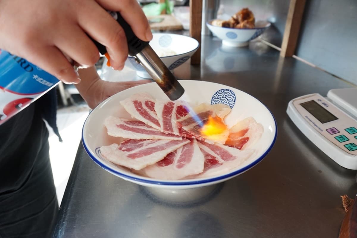 【全台新開牛肉麵38家】南部10大必吃篇:超狂「炙燒」牛五花、拉丁美洲風、乾燥花網美店 【全台新開牛肉麵38家】南部10大必吃篇:超狂「炙燒」牛五花、拉丁美洲風、乾燥花網美店