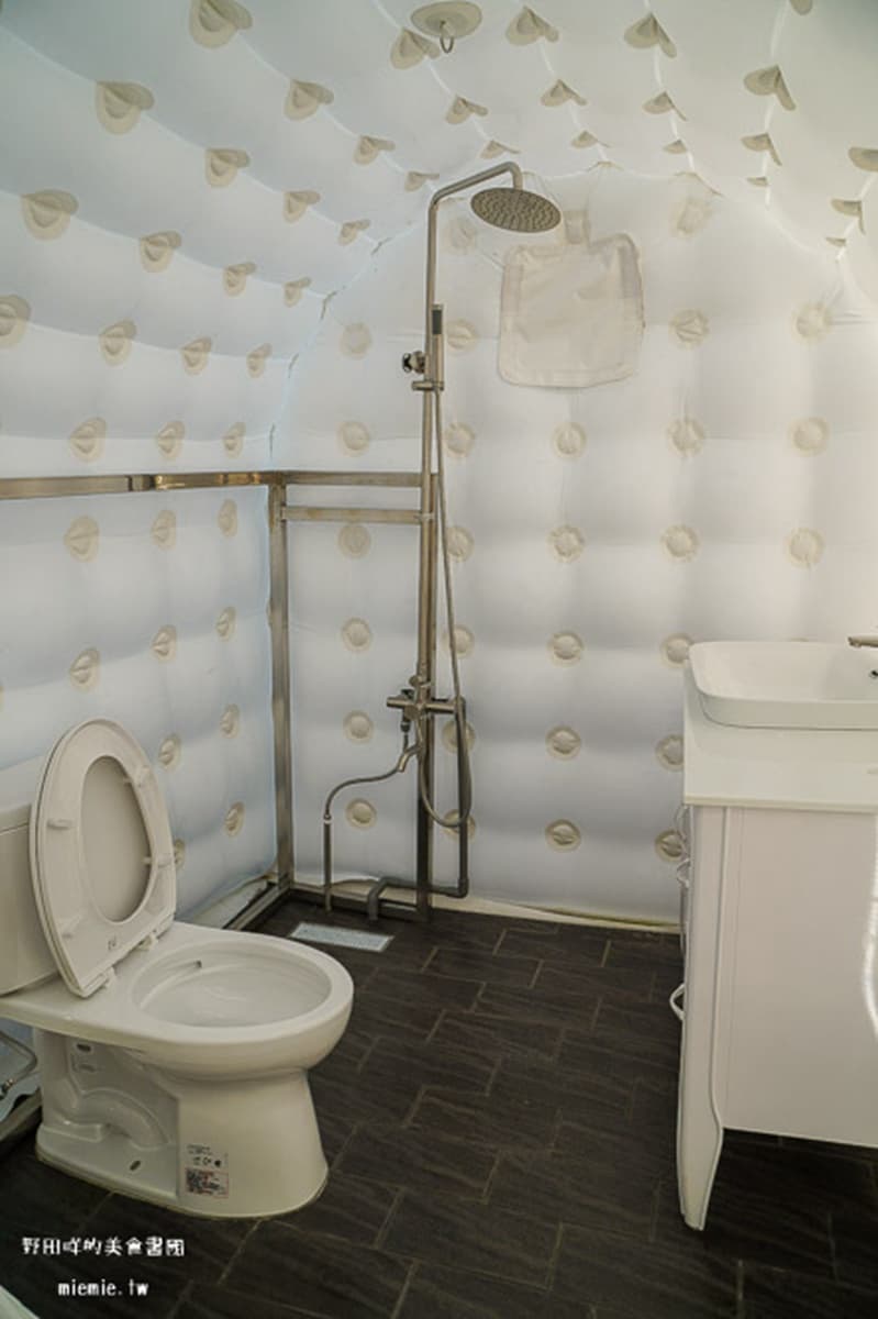 住白色泡泡屋帳篷美哭了!屏東懶人露營打卡熱點,起床就看湛藍大海 住白色泡泡屋帳篷美哭了!屏東懶人露營打卡熱點,起床就看湛藍大海