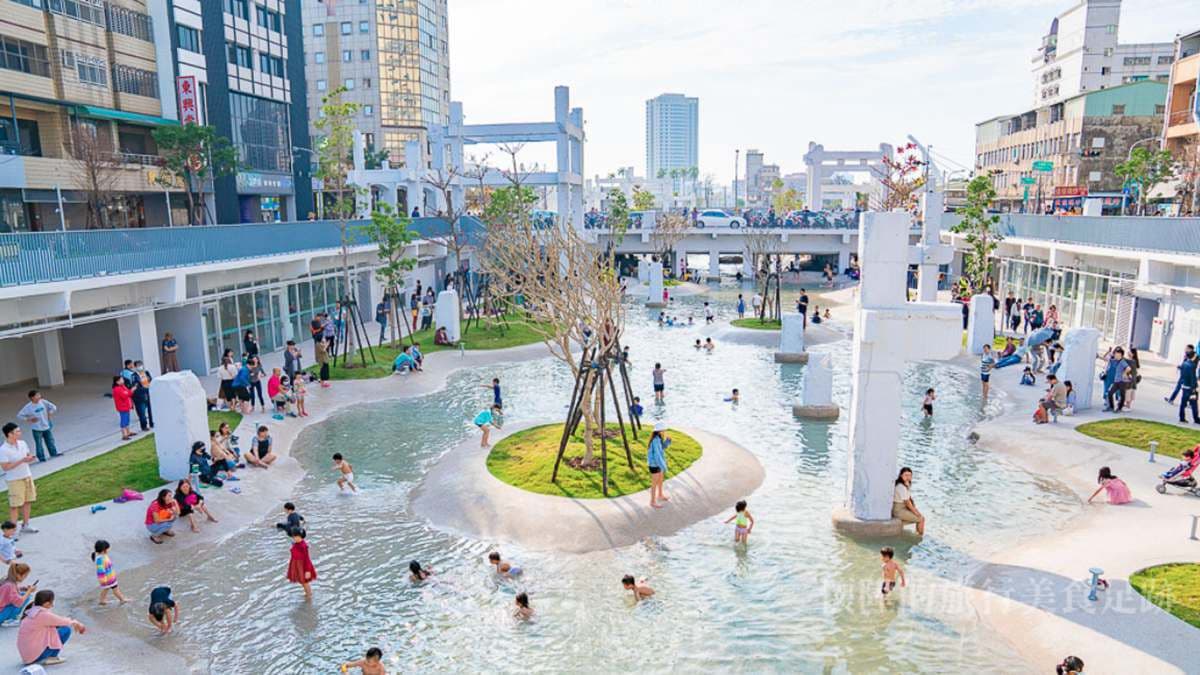 台南網美新景點!夢幻白色潟湖「河樂廣場」,親水打卡熱門地標日夜景曝光 台南網美新景點!夢幻白色潟湖「河樂廣場」,親水打卡熱門地標日夜景曝光