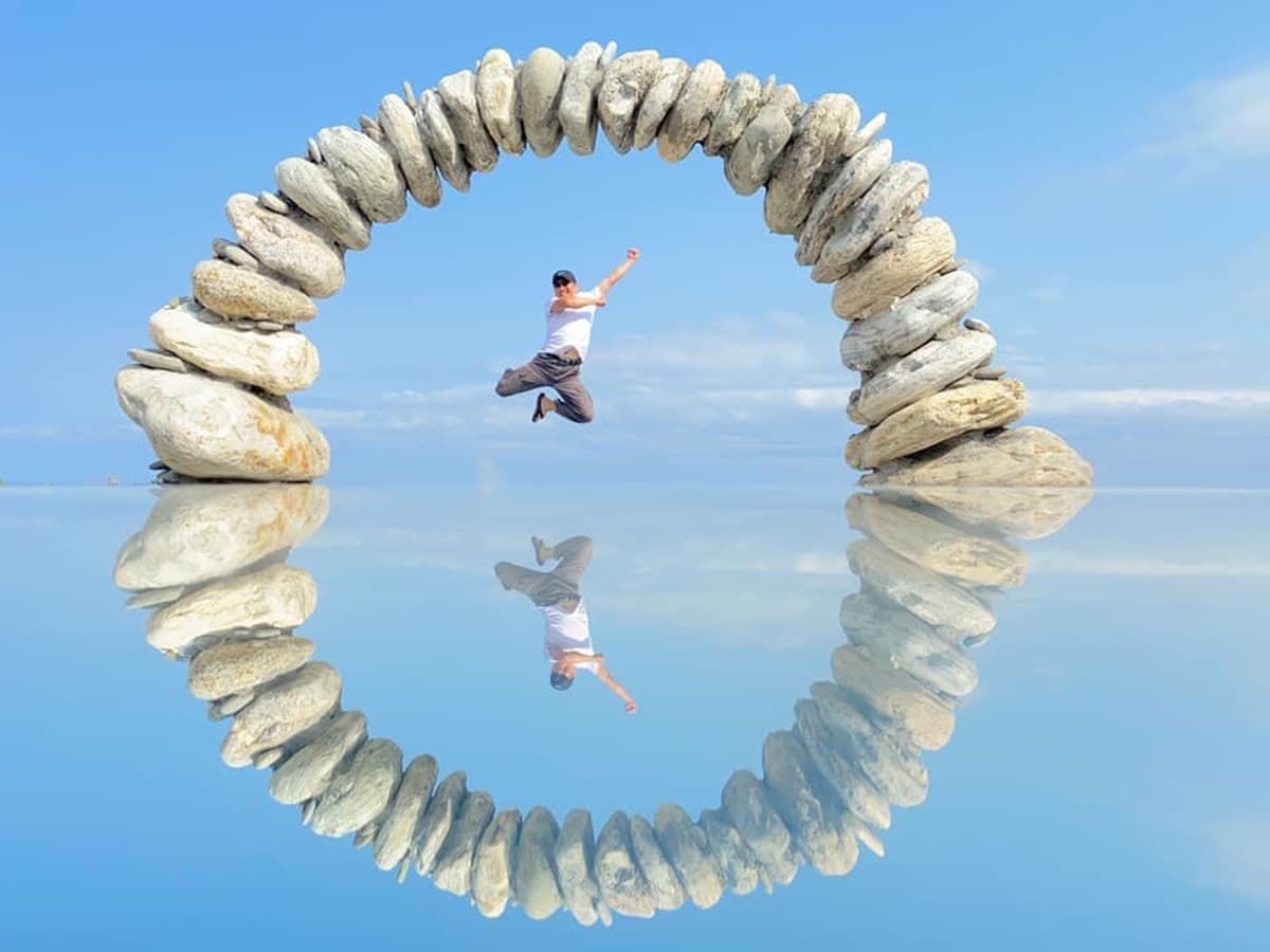 美哭級「台版天空之鏡」!360度鏡面奇景+海邊擺拍,每人600元能拍 美哭級「台版天空之鏡」!360度鏡面奇景+海邊擺拍,每人600元能拍