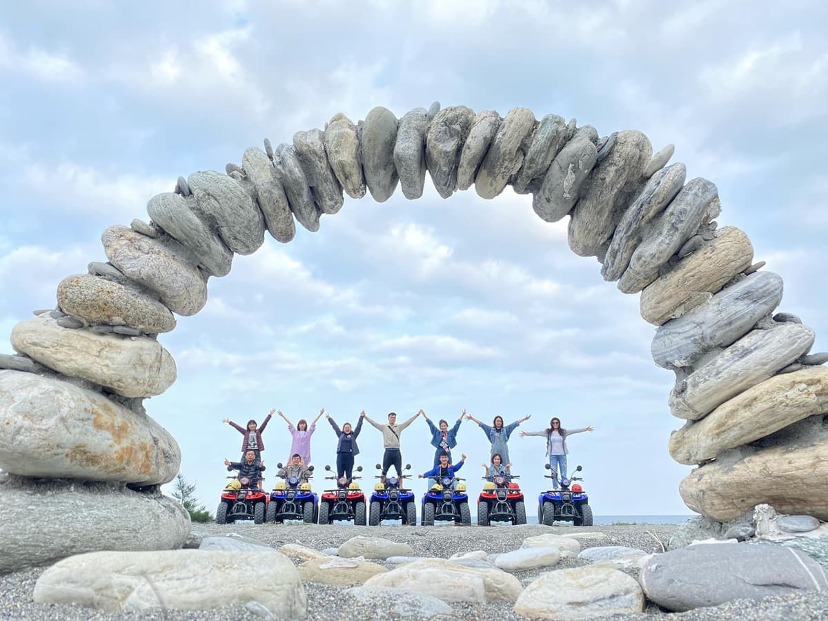 美哭級「台版天空之鏡」!360度鏡面奇景+海邊擺拍,每人600元能拍 美哭級「台版天空之鏡」!360度鏡面奇景+海邊擺拍,每人600元能拍