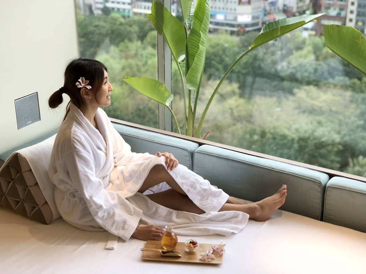 睡到下午4點!超狂飯店「住滿30小時」,還有網美露台、CNN推薦吃到飽 睡到下午4點!超狂飯店「住滿30小時」,還有網美露台、CNN推薦吃到飽
