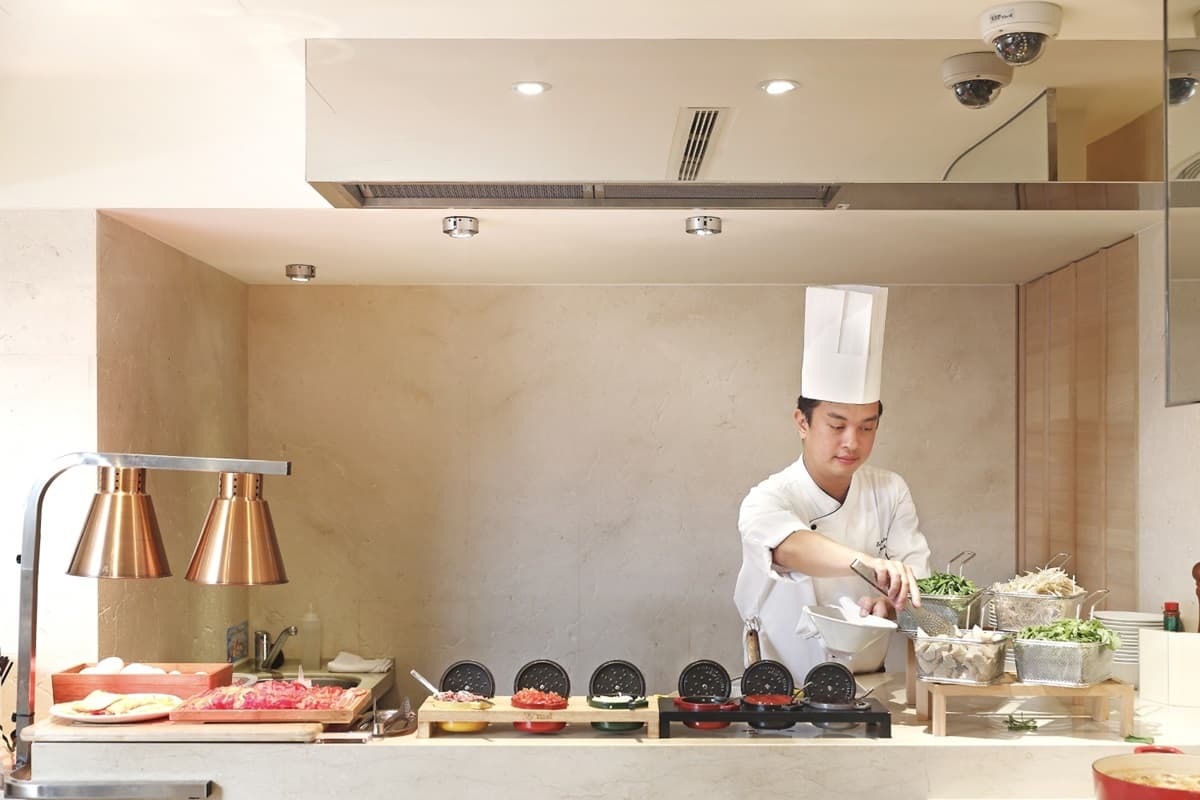 超狂飯店每人888元入住、再送1000元!免費吃三層下午茶、30樓餐廳拍打卡照 超狂飯店每人888元入住、再送1000元!免費吃三層下午茶、30樓餐廳拍打卡照