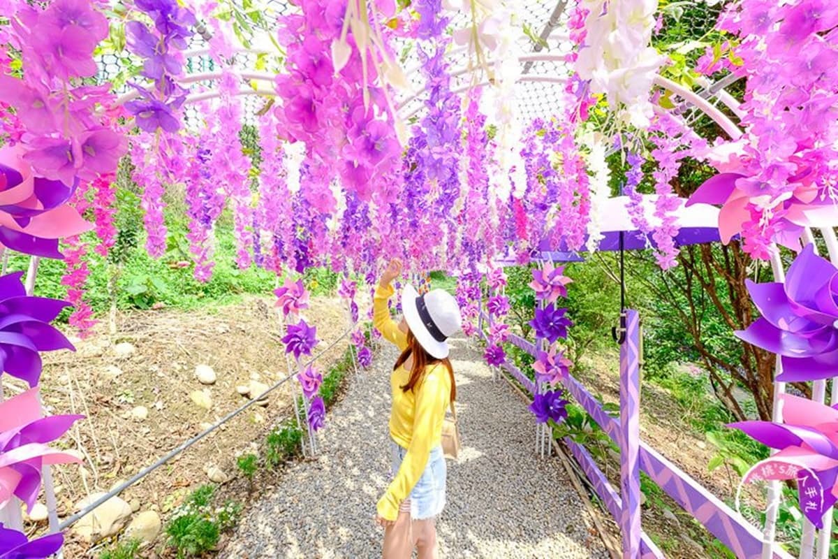 紫色控會愛!超繽紛園區必拍糖果小屋、紫藤花隧道,「雨傘大街」不用濾鏡就超美 紫色控會愛!超繽紛園區必拍糖果小屋、紫藤花隧道,「雨傘大街」不用濾鏡就超美