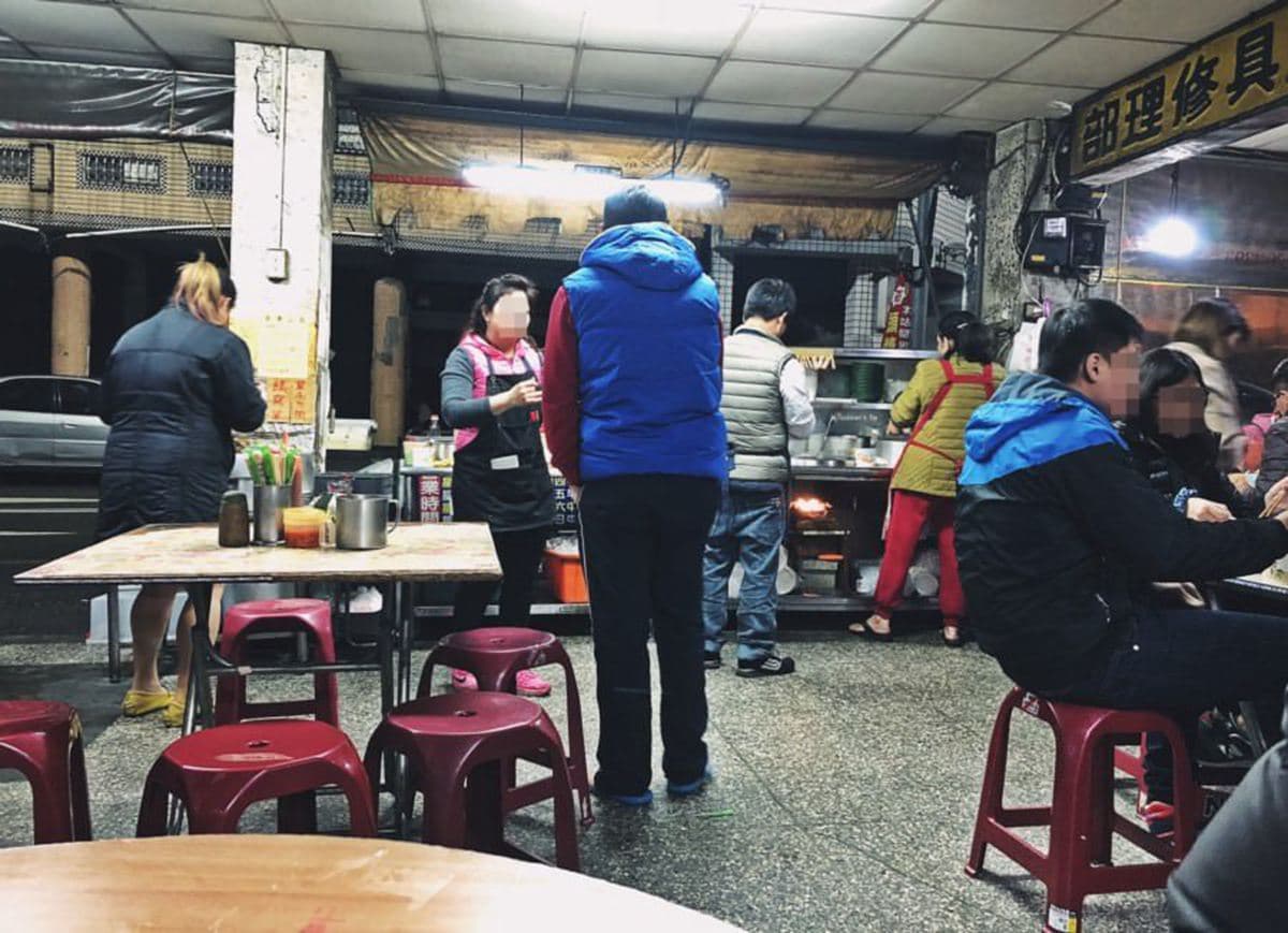 台中夜貓族必吃!中華路夜市5家凌晨系美食:超唰嘴鹹蛋中卷、只開2天大麵羹 台中夜貓族必吃!中華路夜市5家凌晨系美食:超唰嘴鹹蛋中卷、只開2天大麵羹