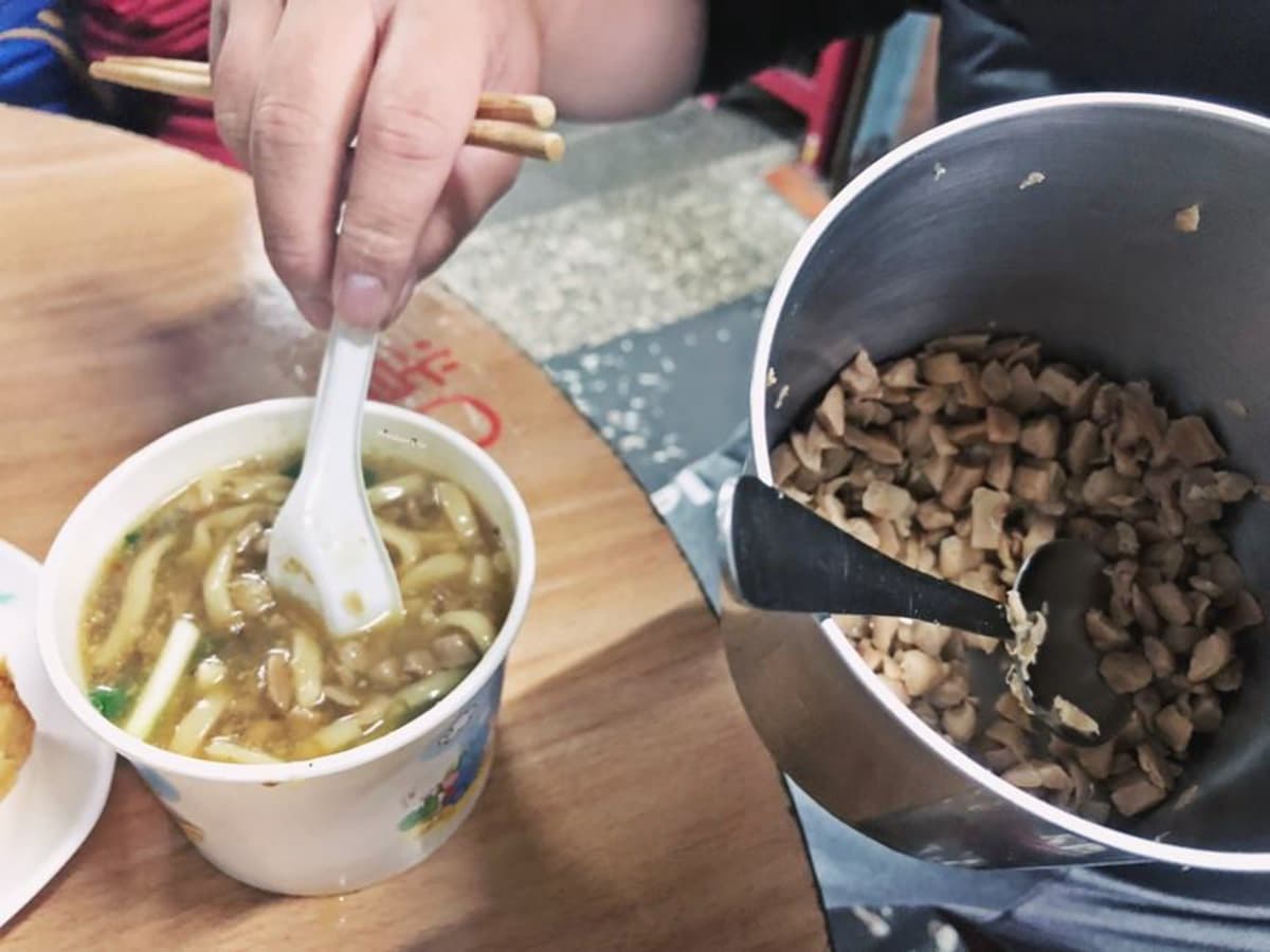 台中夜貓族必吃!中華路夜市5家凌晨系美食:超唰嘴鹹蛋中卷、只開2天大麵羹 台中夜貓族必吃!中華路夜市5家凌晨系美食:超唰嘴鹹蛋中卷、只開2天大麵羹