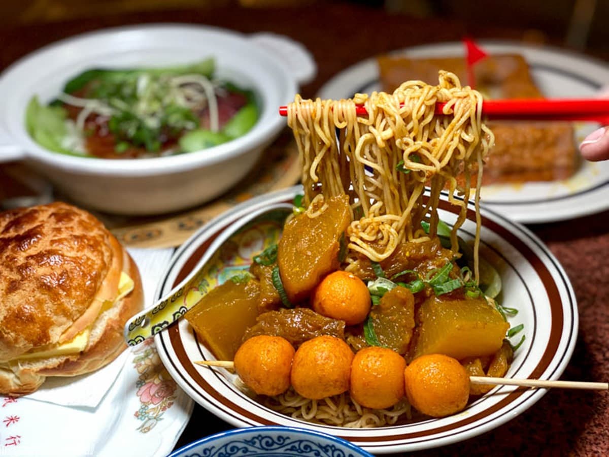 【新開店】台南小巷藏「老香港」!「小餐港事」戶外座位超美,必點辣香咖哩3寶撈公 【新開店】台南小巷藏「老香港」!「小餐港事」戶外座位超美,必點辣香咖哩3寶撈公