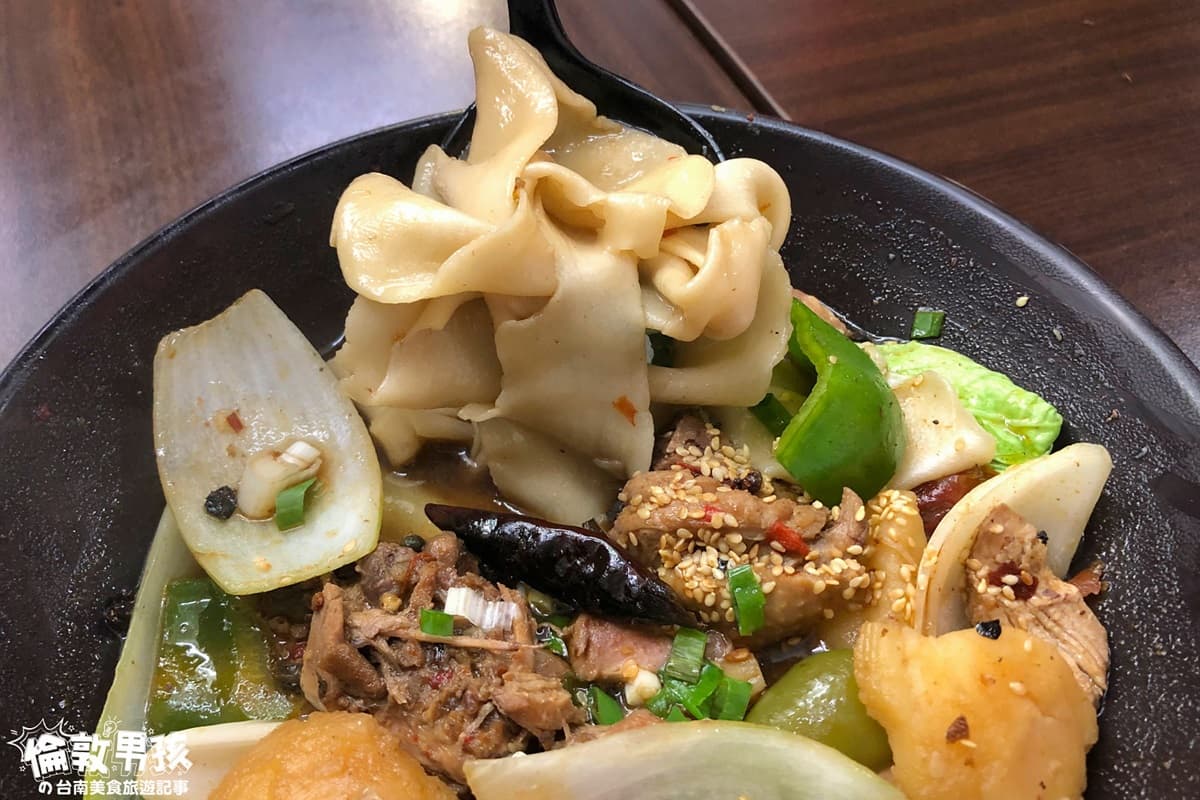 【新開店】台南富農街「陝西辣妹子」重現千年扯麵,薄葉「二寬麵」超有特色 【新開店】台南富農街「陝西辣妹子」重現千年扯麵,薄葉「二寬麵」超有特色