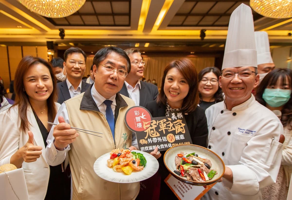 這家「吃到飽」能打包!超狂「每人399元」塞好塞滿,龍蝦、烤鴨等都能夾走 這家「吃到飽」能打包!超狂「每人399元」塞好塞滿,龍蝦、烤鴨等都能夾走