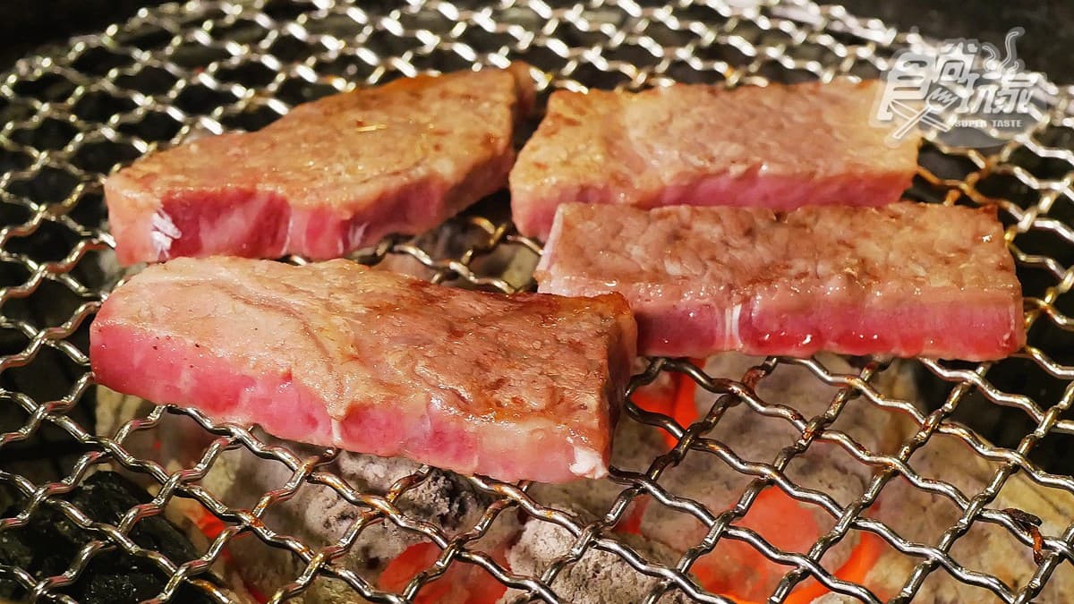 900元就能吃日本和牛燒肉套餐!信義區神祕餐廳只有10座位,鍋物、燒肉通包 900元就能吃日本和牛燒肉套餐!信義區神祕餐廳只有10座位,鍋物、燒肉通包