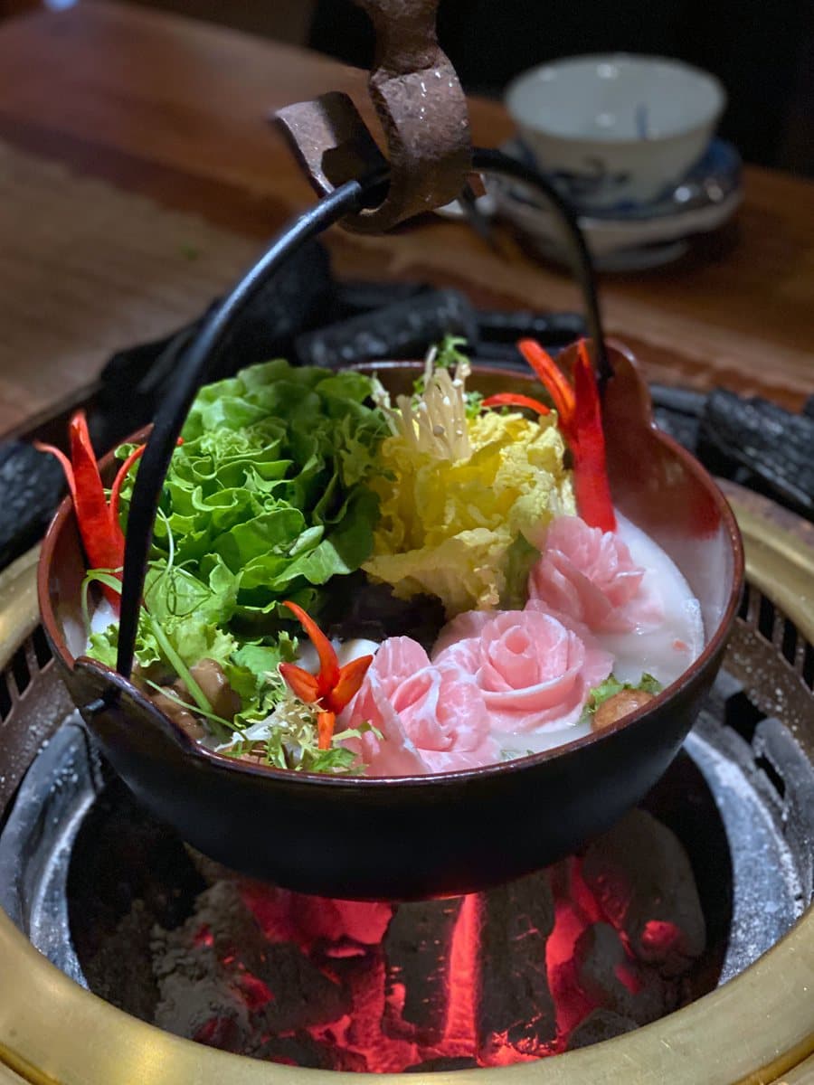 900元就能吃日本和牛燒肉套餐!信義區神祕餐廳只有10座位,鍋物、燒肉通包 900元就能吃日本和牛燒肉套餐!信義區神祕餐廳只有10座位,鍋物、燒肉通包