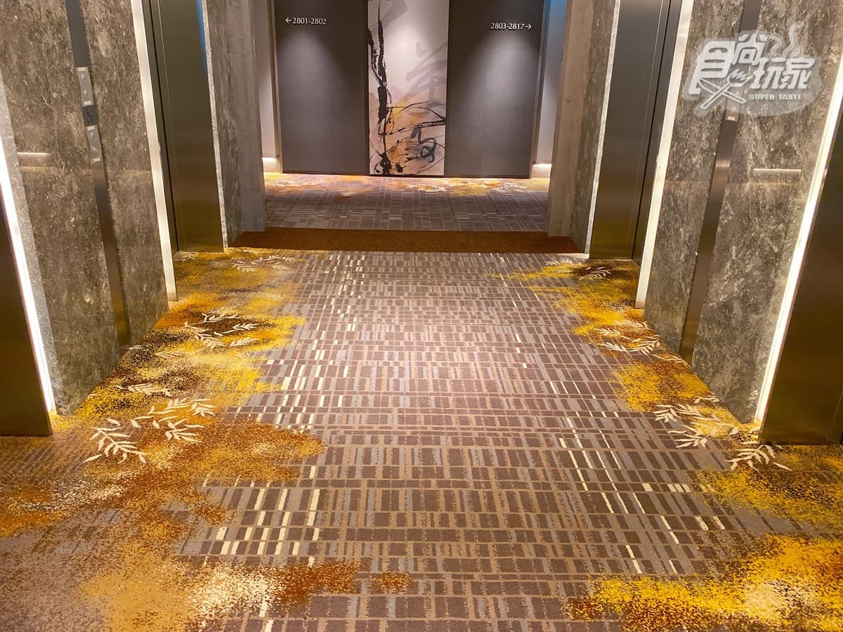 全台最高「無邊際泳池」天燈飯店!超狂「龍蝦吃到飽」入住爽嗑、躺床就能打卡 全台最高「無邊際泳池」天燈飯店!超狂「龍蝦吃到飽」入住爽嗑、躺床就能打卡