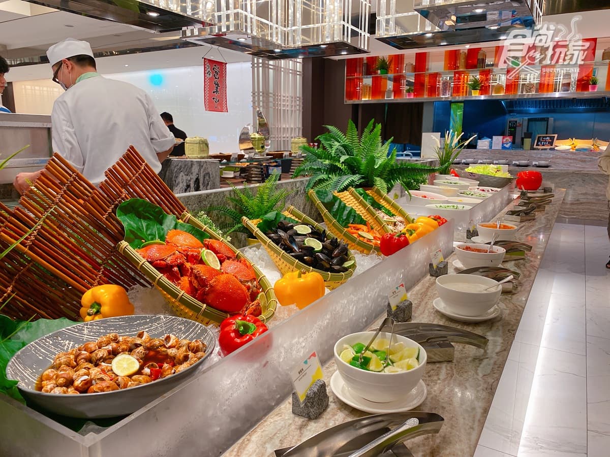 全台最高「無邊際泳池」天燈飯店!超狂「龍蝦吃到飽」入住爽嗑、躺床就能打卡 全台最高「無邊際泳池」天燈飯店!超狂「龍蝦吃到飽」入住爽嗑、躺床就能打卡
