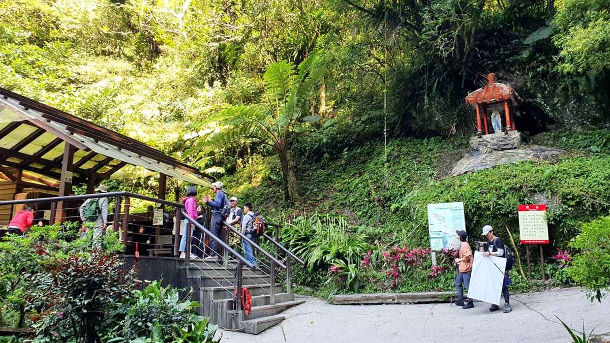 網美們你確定要爬「抹茶山」?和小林賢伍一起賞抹茶冰淇淋,發現4個真相 網美們你確定要爬「抹茶山」?和小林賢伍一起賞抹茶冰淇淋,發現4個真相