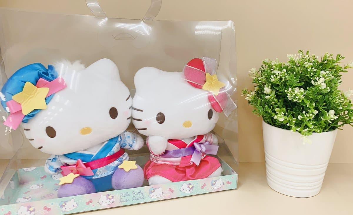 先Tag男友!超商獨家推「金莎 X Hello Kitty」七夕對偶,加碼「史努比花束」 先Tag男友!超商獨家推「金莎 X Hello Kitty」七夕對偶,加碼「史努比花束」