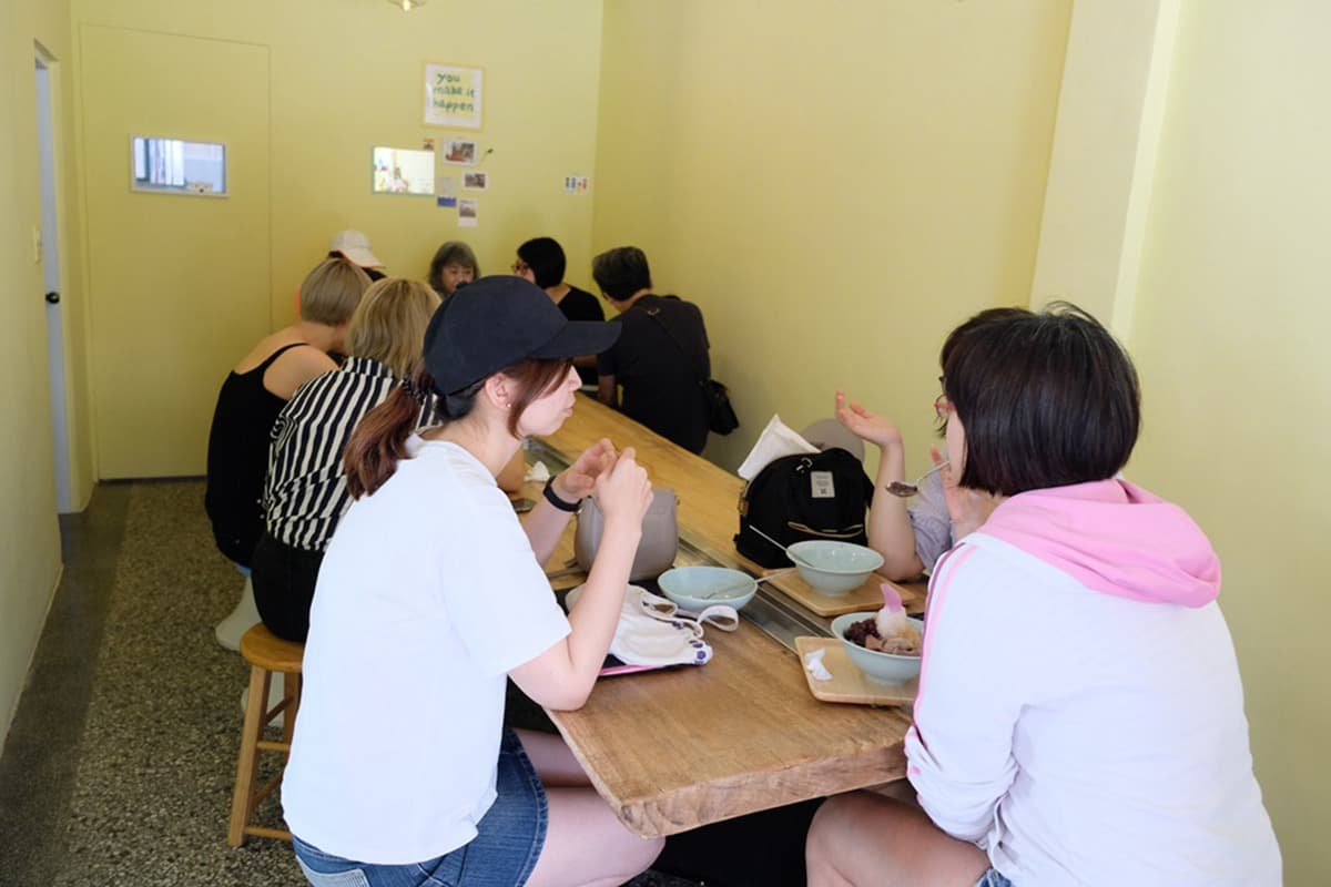【新開店】台中約會消暑首選!老房改造冰店超好拍,剉冰山上有北極熊坐鎮 【新開店】台中約會消暑首選!老房改造冰店超好拍,剉冰山上有北極熊坐鎮
