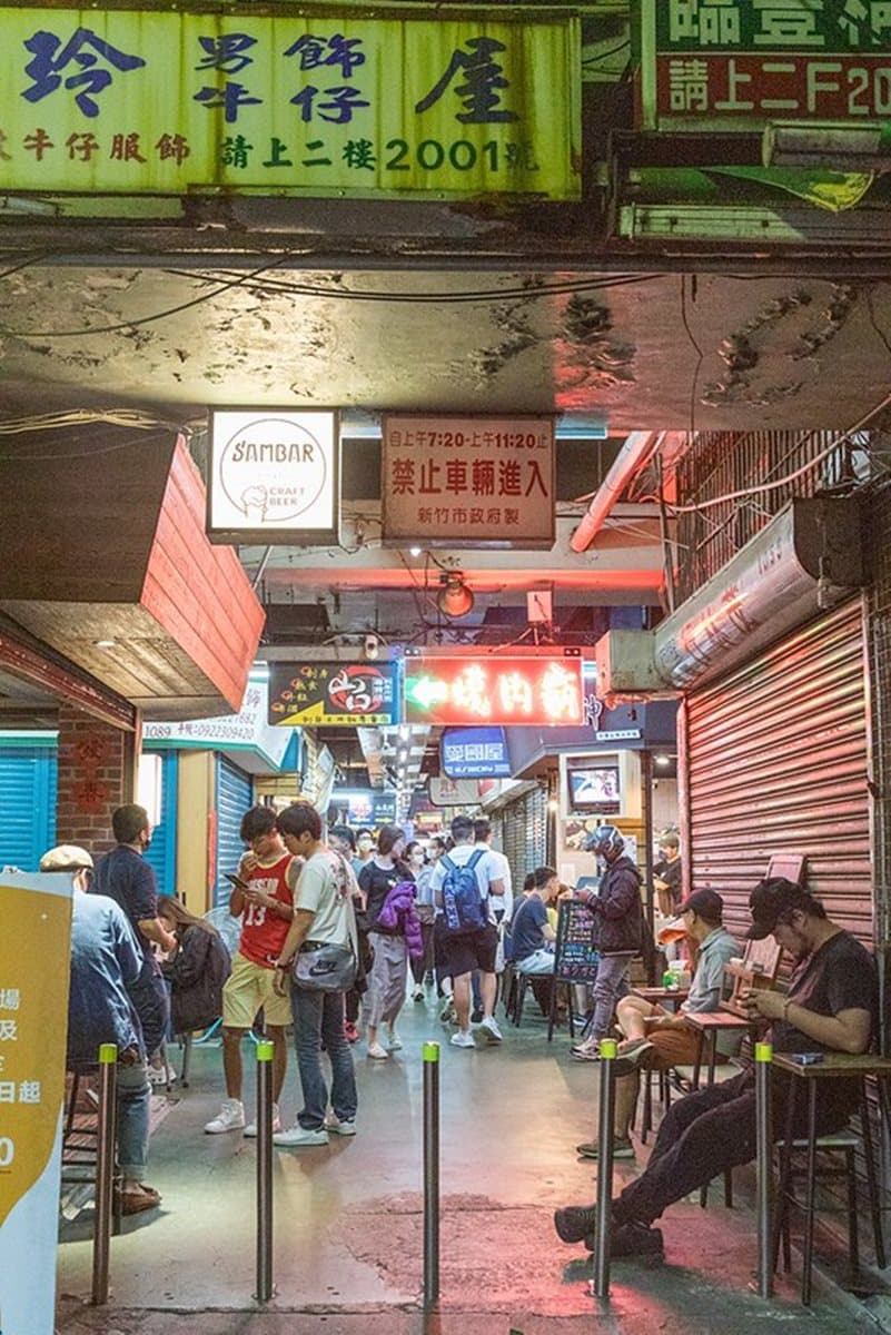 超欠吃!新竹百年老市場「痛風系海鮮粥」,一整碗滿滿蝦子、牡蠣、貝類 超欠吃!新竹百年老市場「痛風系海鮮粥」,一整碗滿滿蝦子、牡蠣、貝類