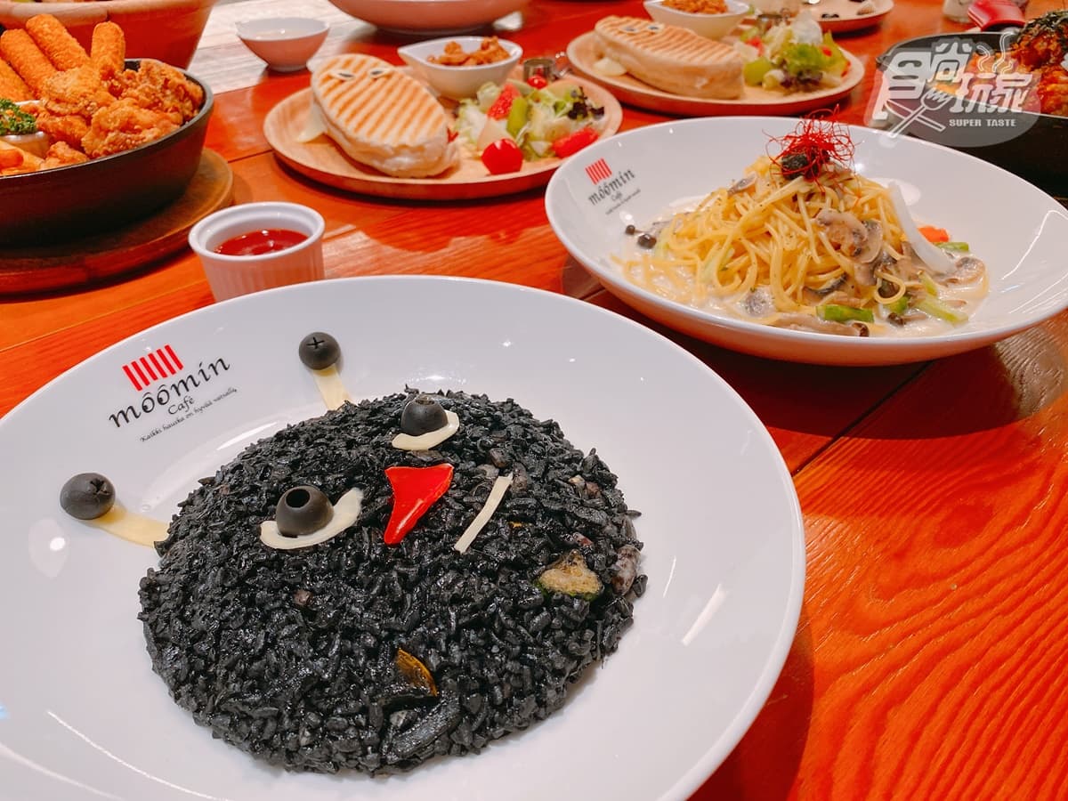 【新開店】全台唯一「可陪坐」嚕嚕米餐廳、小丸子專賣店,網美鞦韆、超大書包可狂拍 【新開店】全台唯一「可陪坐」嚕嚕米餐廳、小丸子專賣店,網美鞦韆、超大書包可狂拍